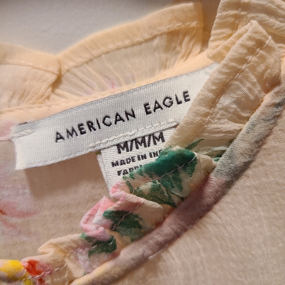 American Eagle floral crop top - Picture 3 of 4